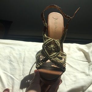 MIA size 9.5 heeled espadrille style wedge